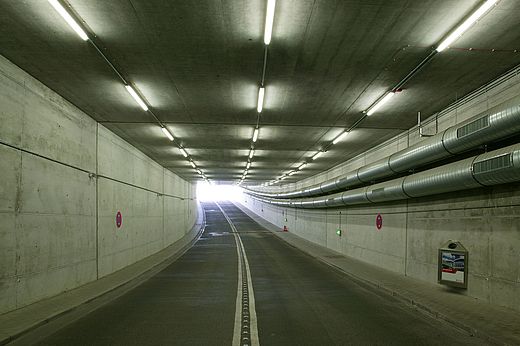 Hamburg Messe - logistics tunnel between A- and B-halls