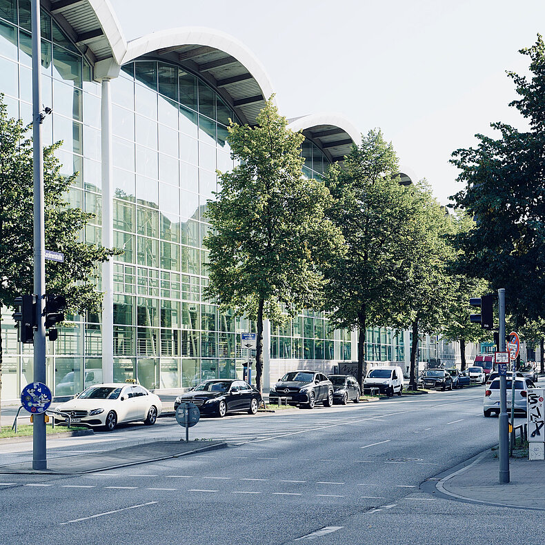 Hamburg Messe: Fassade B-Hallen Karolinenstraße