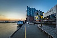 Ferry terminal Elbphilharmonie, www.mediaserver.hamburg.de / Sascha Neuroth